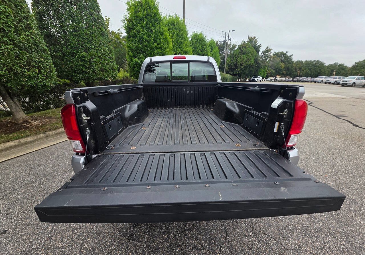 Used 2016 Toyota Tacoma SR w/ SR Convenience Package RWD image 5