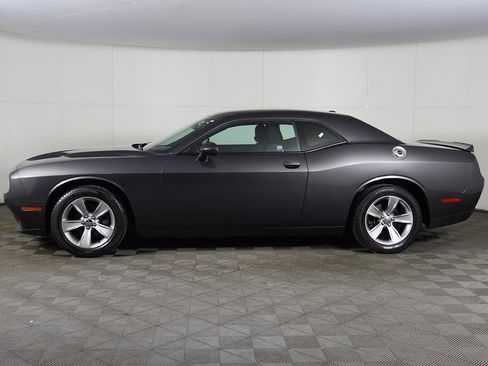 Used 2019 Dodge Challenger SXT image 14