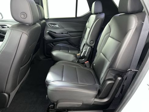 Used 2023 Chevrolet Traverse LT w/ LT Premium Package FWD image 29