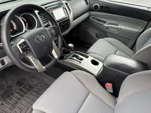 Used 2015 Toyota Tacoma PreRunner w/ TRD Off-Road Package image 9