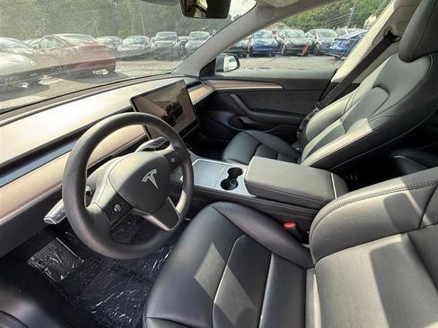 Used 2023 Tesla Model 3 Standard Range RWD image 9