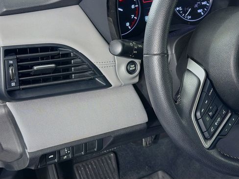 Used 2023 Subaru Legacy Premium image 11