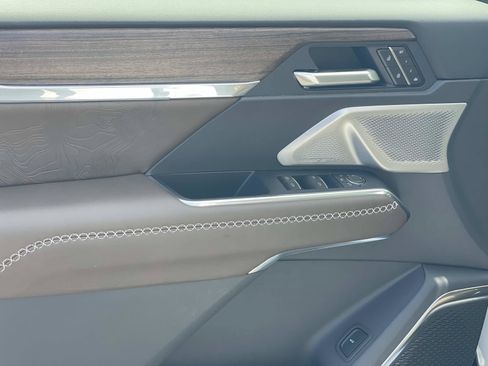 New 2027 GMC Acadia Denali Ultimate AWD/4WD image 18