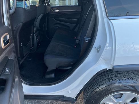 Used 2017 Jeep Grand Cherokee Laredo w/ Quick Order Package 23E image 20