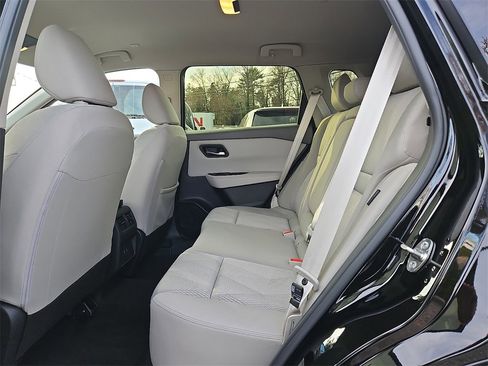 Certified 2024 Nissan Rogue SV image 10