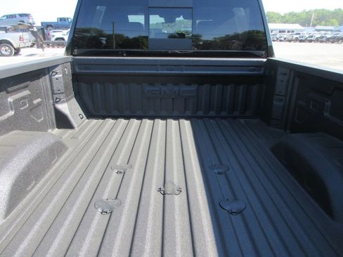 New 2026 GMC Sierra 2500 AT4 w/ AT4 Premium Plus Package AWD/4WD image 7
