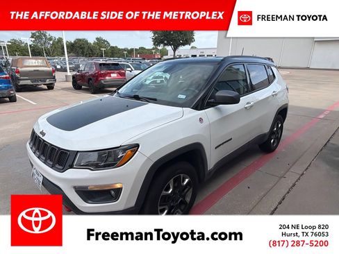 Used 2018 Jeep Compass Trailhawk w/ Leather Interior Group AWD/4WD image 1