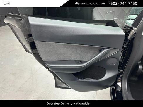 Used 2022 Tesla Model Y Performance image 25
