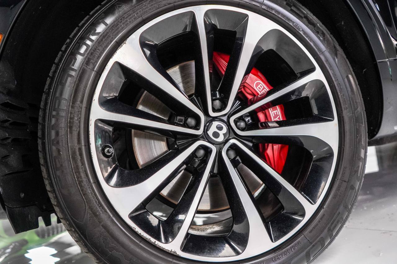 Used 2022 Bentley Bentayga AWD/4WD image 10