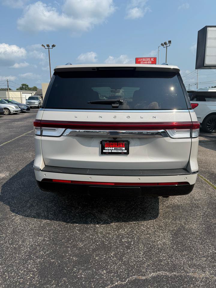 Used 2022 Lincoln Navigator Reserve AWD/4WD image 4