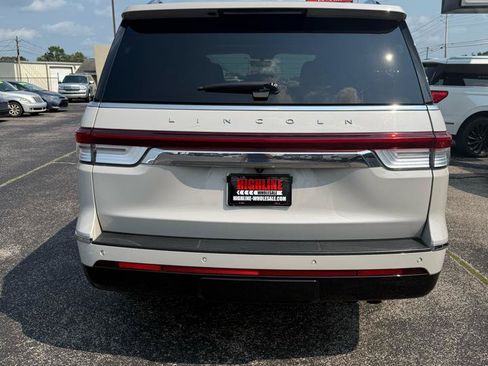 Used 2022 Lincoln Navigator Reserve AWD/4WD image 4