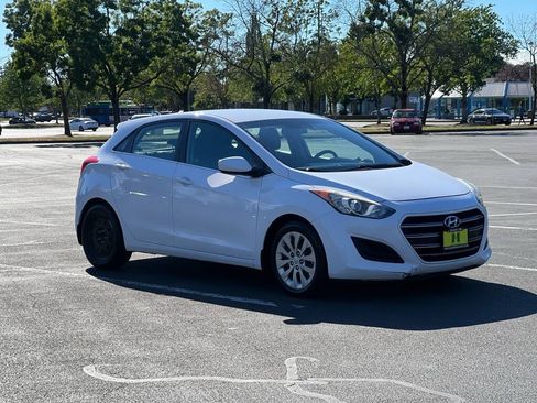 Used 2016 Hyundai Elantra GT FWD image 8
