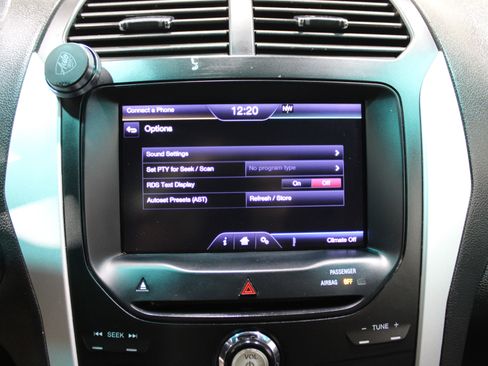 Used 2013 Ford Explorer XLT image 14