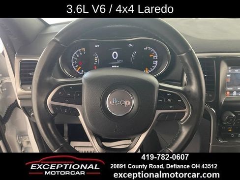 Used 2020 Jeep Grand Cherokee Laredo AWD/4WD image 37