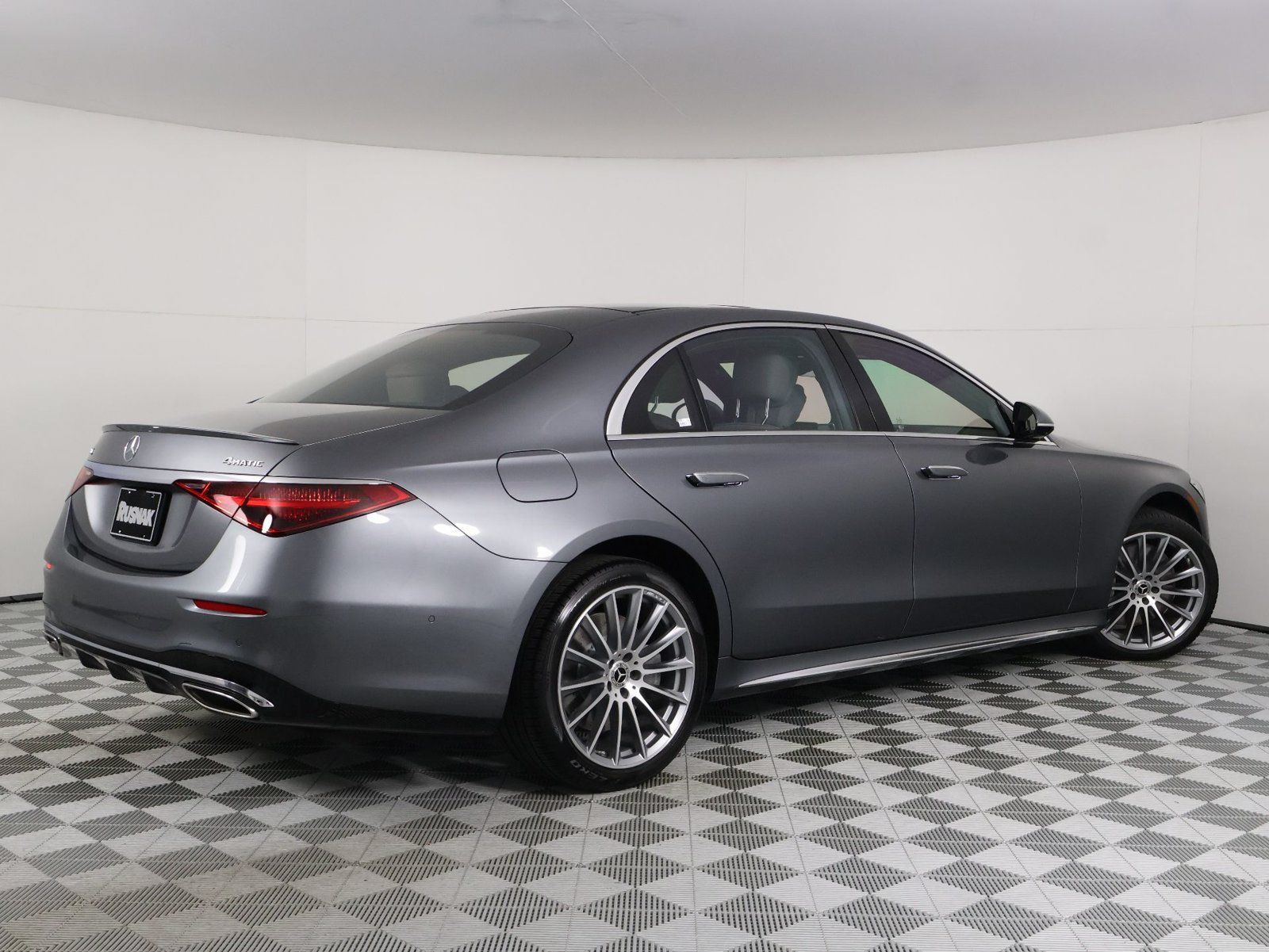 Used 2023 Mercedes-Benz S 580 4MATIC Sedan image 4