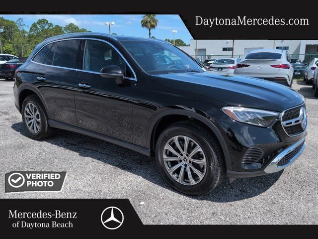 Used 2026 Mercedes-Benz GLC 300 image 1