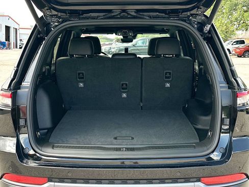 New 2026 Jeep Grand Cherokee Altitude RWD image 28