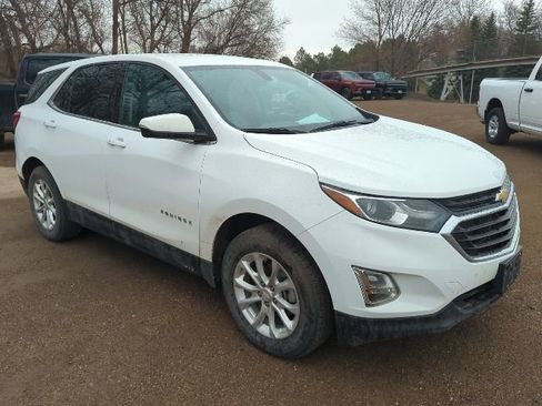 Used 2018 Chevrolet Equinox LT image 2