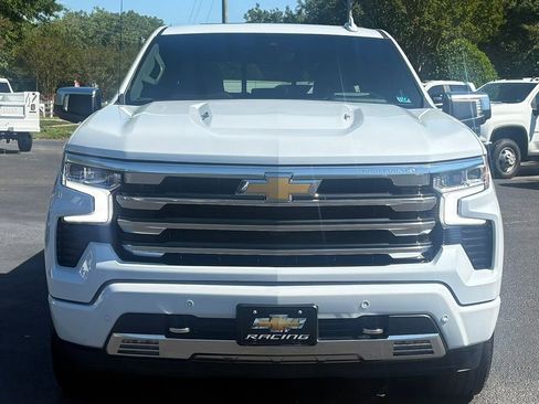Used 2026 Chevrolet Silverado 1500 High Country AWD/4WD image 3