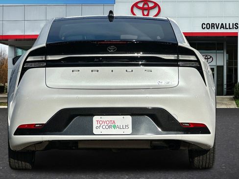 New 2026 Toyota Prius Plug-In Hybrid FWD image 6