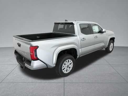 Used 2026 Toyota Tacoma SR5 RWD image 11