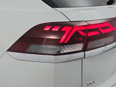 Used 2024 Volkswagen Atlas Cross Sport SEL R-Line image 35