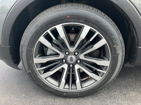 Used 2016 Ford Explorer Platinum AWD/4WD image 11