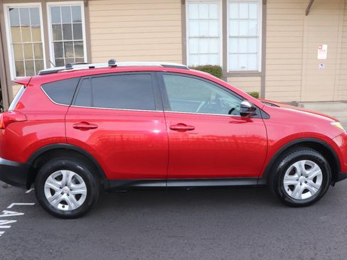 Used 2015 Toyota RAV4 LE AWD/4WD image 8