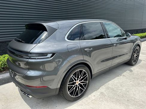 Certified 2026 Porsche Cayenne S AWD/4WD image 10