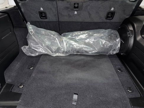 Used 2020 Jeep Wrangler Unlimited Sahara image 22