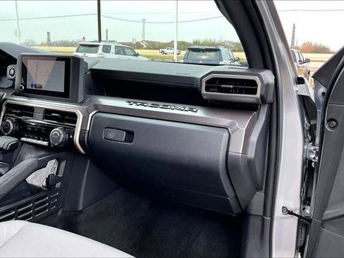 Certified 2025 Toyota Tacoma SR5 image 19