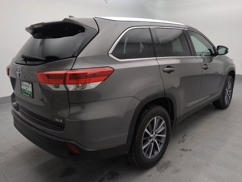 Used 2019 Toyota Highlander XLE image 9