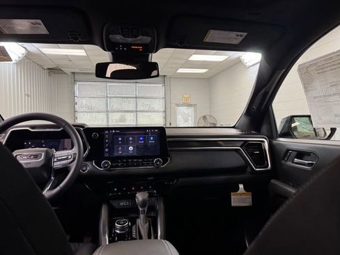 New 2026 GMC Canyon Elevation w/ Convenience Package image 23