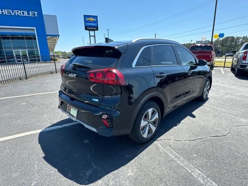 Used 2022 Kia Niro LX image 6