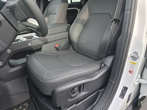New 2026 Land Rover Defender 110 X-Dynamic SE AWD/4WD image 38