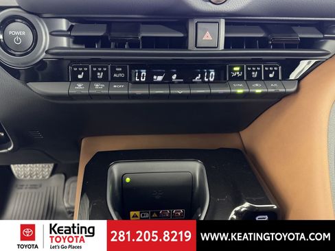 New 2025 Toyota Crown Signia image 3