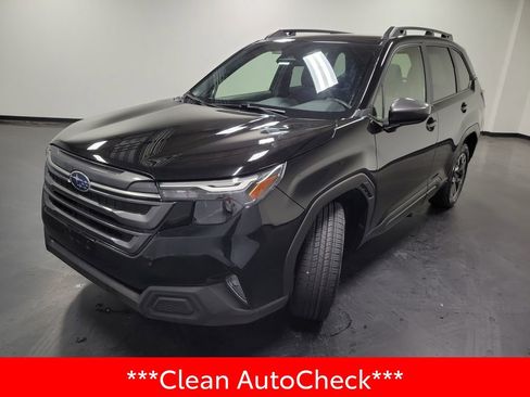 Used 2025 Subaru Forester Premium AWD/4WD image 4