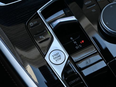 Used 2026 BMW X7 M60i AWD/4WD image 19