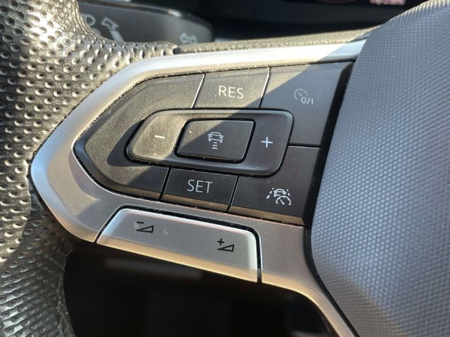 Used 2022 Volkswagen Atlas Cross Sport SEL Premium R-Line AWD/4WD image 22