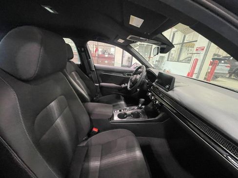Used 2025 Honda Civic Sport image 3