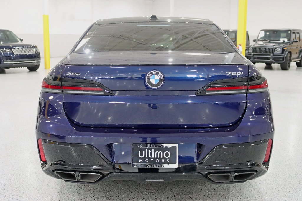 Used 2023 BMW 760i xDrive w/ Luxury Rear Seating Package AWD/4WD image 13