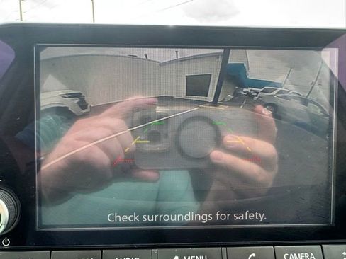 Used 2023 Nissan Rogue SV FWD image 10