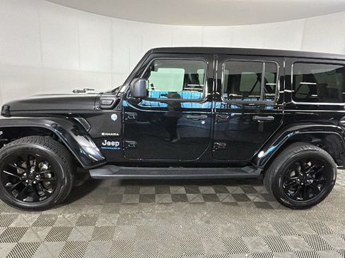 Used 2023 Jeep Wrangler Unlimited Sahara w/ Cold Weather Group AWD/4WD image 5