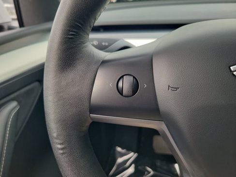 Used 2023 Tesla Model Y Long Range image 22