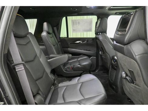 Used 2017 Cadillac Escalade Platinum AWD/4WD image 21