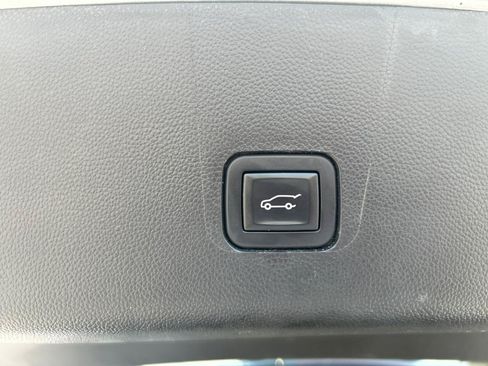 Used 2018 Chevrolet Traverse LT AWD/4WD image 23