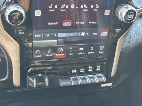 Used 2024 RAM 2500 Laramie w/ Safety Group image 28