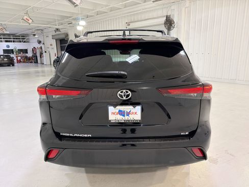 Used 2025 Toyota Highlander XLE image 28