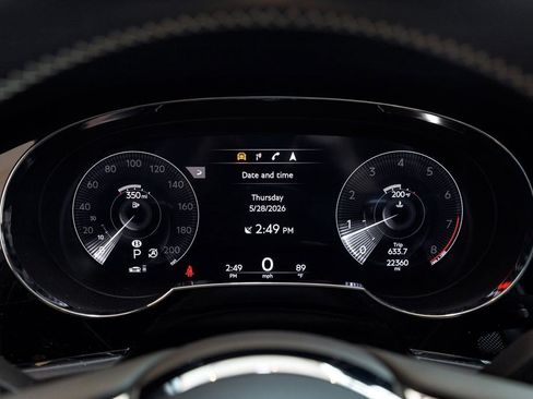 Used 2023 Bentley Bentayga AWD/4WD image 15