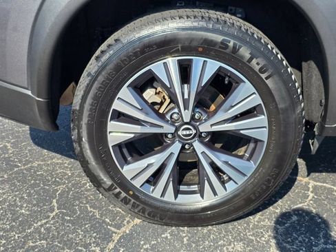Used 2023 Nissan Rogue SV FWD image 14